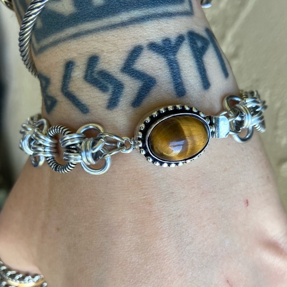 Maille tiger eye bracelet . Handmade maille chain & genuine tiger eye gem clasp - Picture 9 of 16
